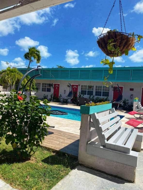 Georges Royal Inn Frederiksted Luaran gambar